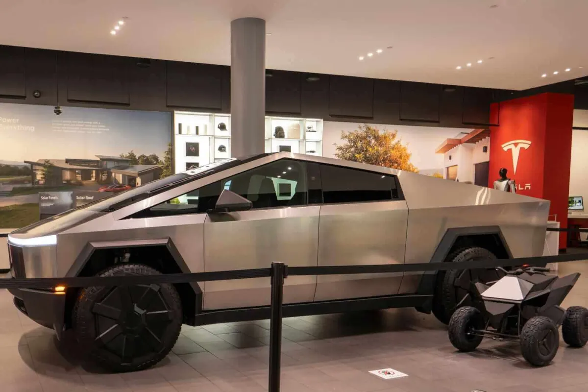 Tesla tăng giá Cybertruck thêm 5.000 USD: Tác động tới TSLA