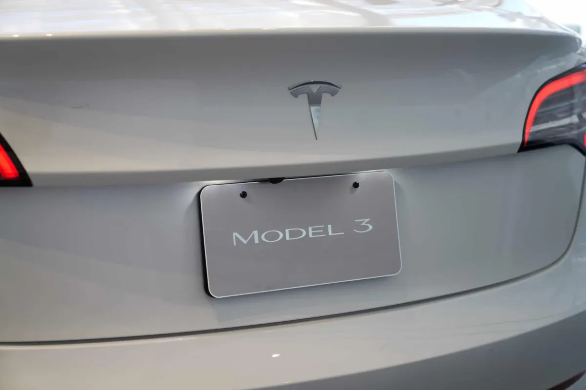Giá Tesla (TSLA): 10.000 USD sẽ đạt bao nhiêu vào 2027?