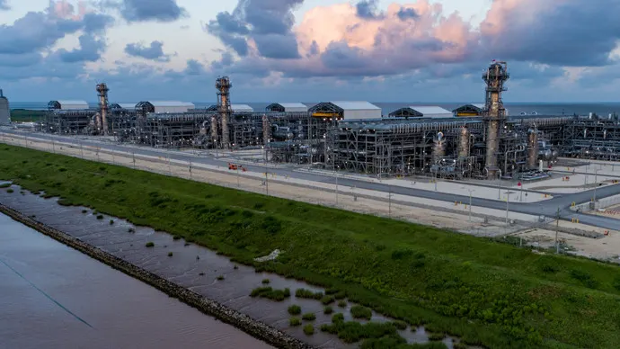 Washington Cần Thỏa Thuận LNG Hơn Beijing