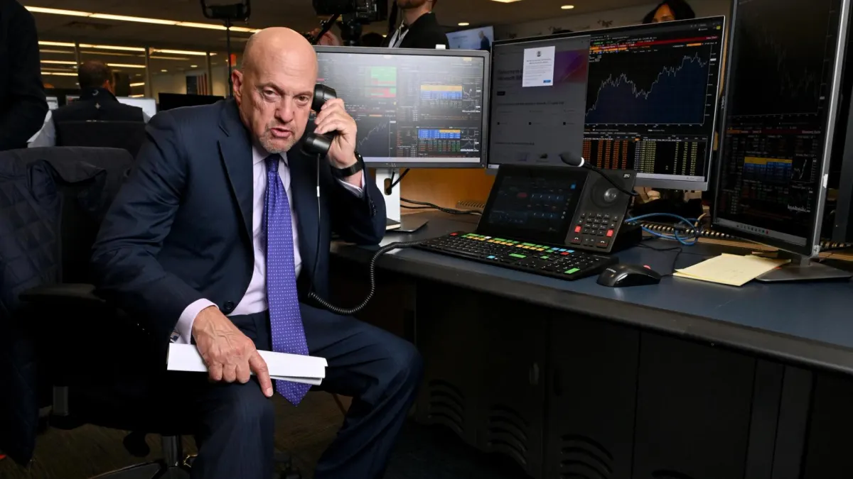 Jim Cramer sợ quantum, Bitcoin vẫn ổn quanh $64,000