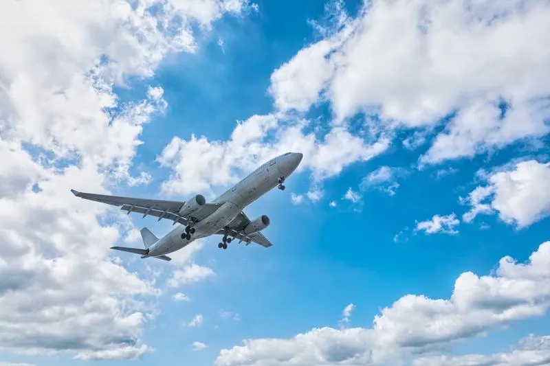 GE Aerospace vs Lockheed Martin: Cổ phiếu nào tốt hơn 2026?
