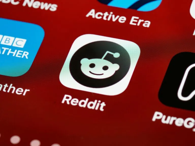 Reddit (RDDT) vào S&P 500: Cơ hội nhà đầu tư Việt
