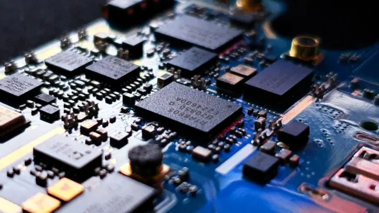 MPWR vs TXN và ADI: Cổ phiếu nguồn AI có quá đắt?