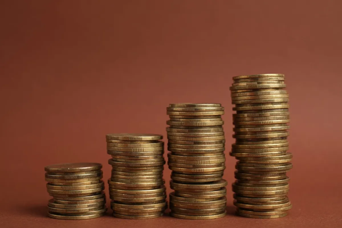 Vàng chạm $4,400, các công ty khai thác bắt kịp