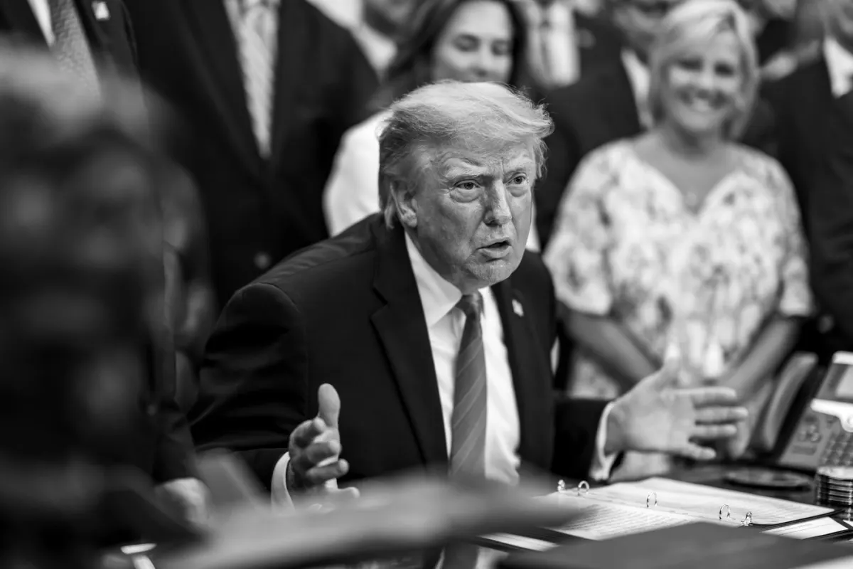Trump chỉ trích Fed: Mối nguy lớn cho Wall Street