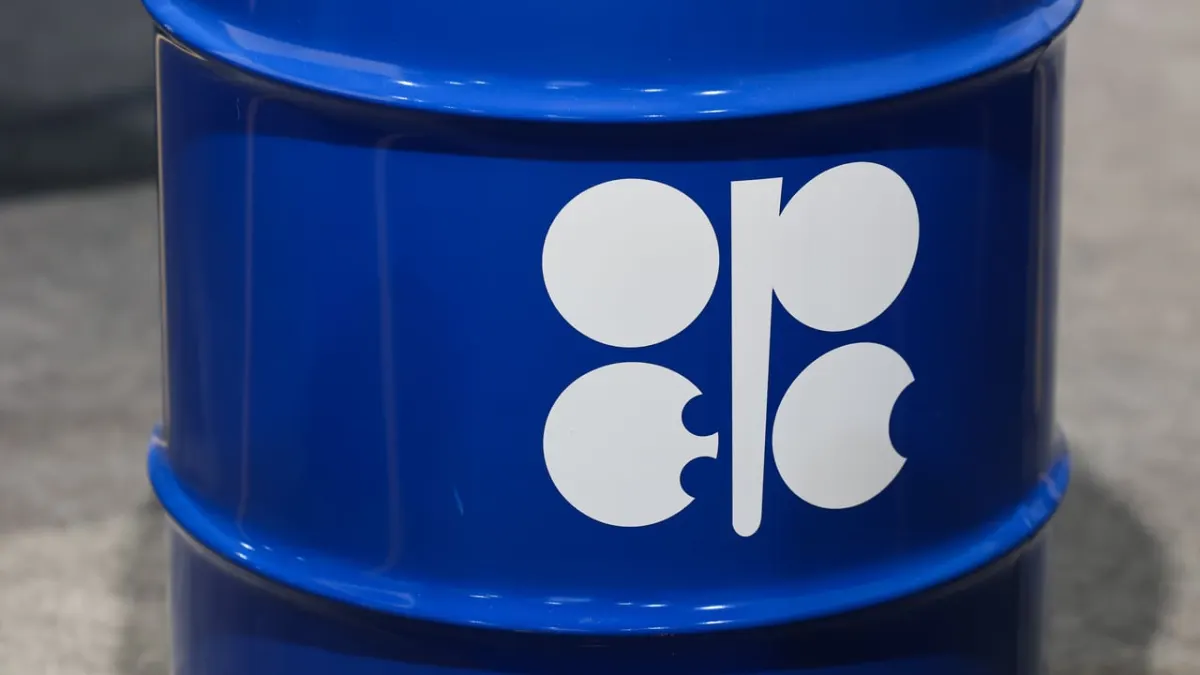 OPEC+ tăng sản lượng dầu tháng thứ 5 khi Hormuz hồi phục