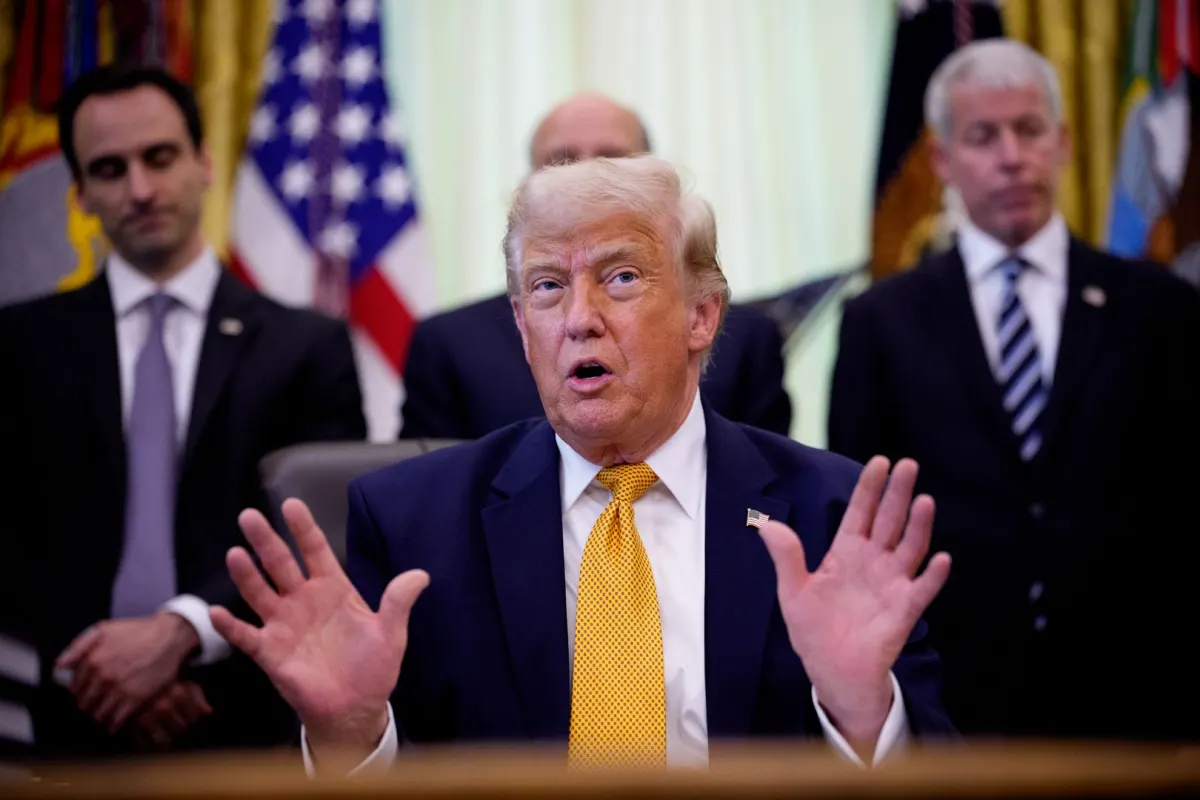 Trump hoãn ký luật nhà đất: Đe dọa Đạo luật Clarity?
