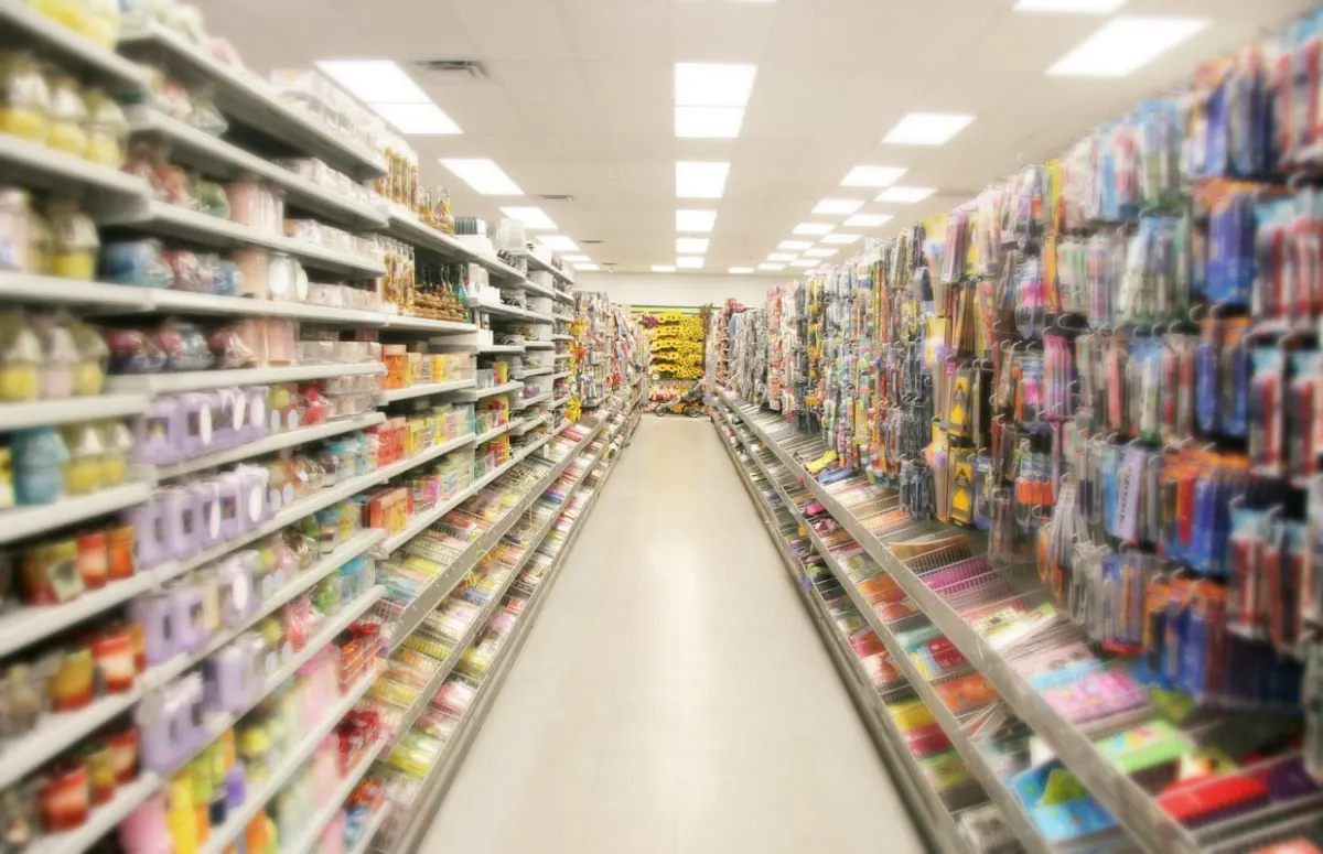 Cổ phiếu Walmart giảm 19%: Cơ hội mua hay rủi ro?