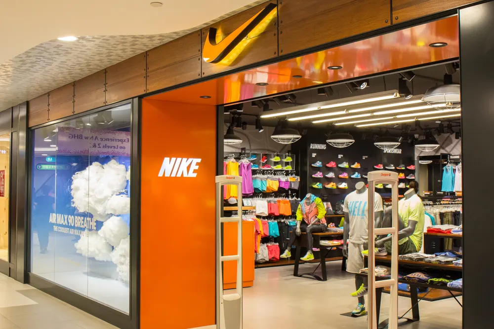 Có nên mua cổ phiếu Nike (NKE) để chờ phục hồi năm 2026?