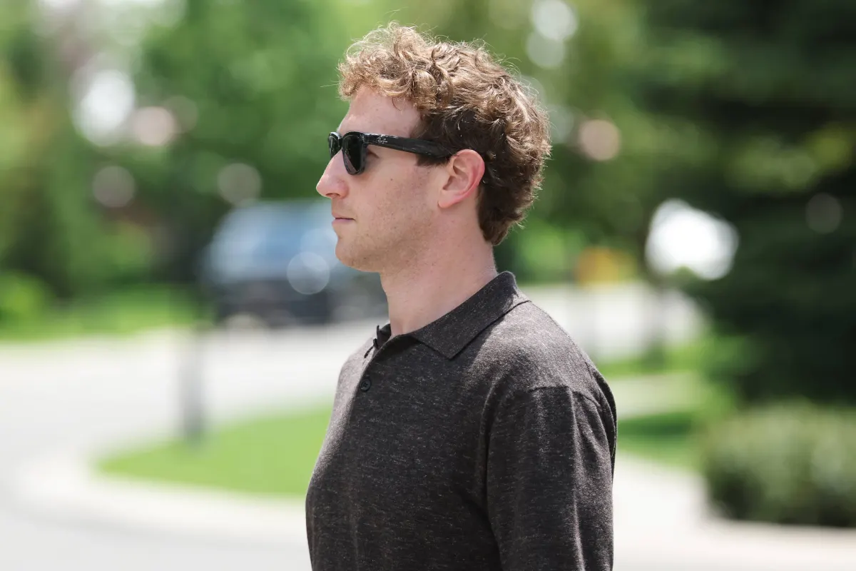 Meta sụt 9% khi Zuckerberg đẩy AI, tiền mặt giảm mạnh