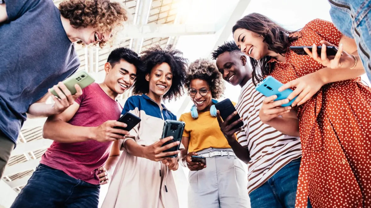 Starlink Mobile tới US: Cổ phiếu viễn thông có rủi ro?