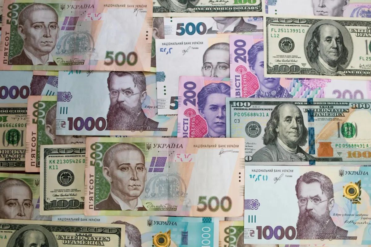 Trader crypto áp dụng chiến thuật HODL vào forex EUR/USD