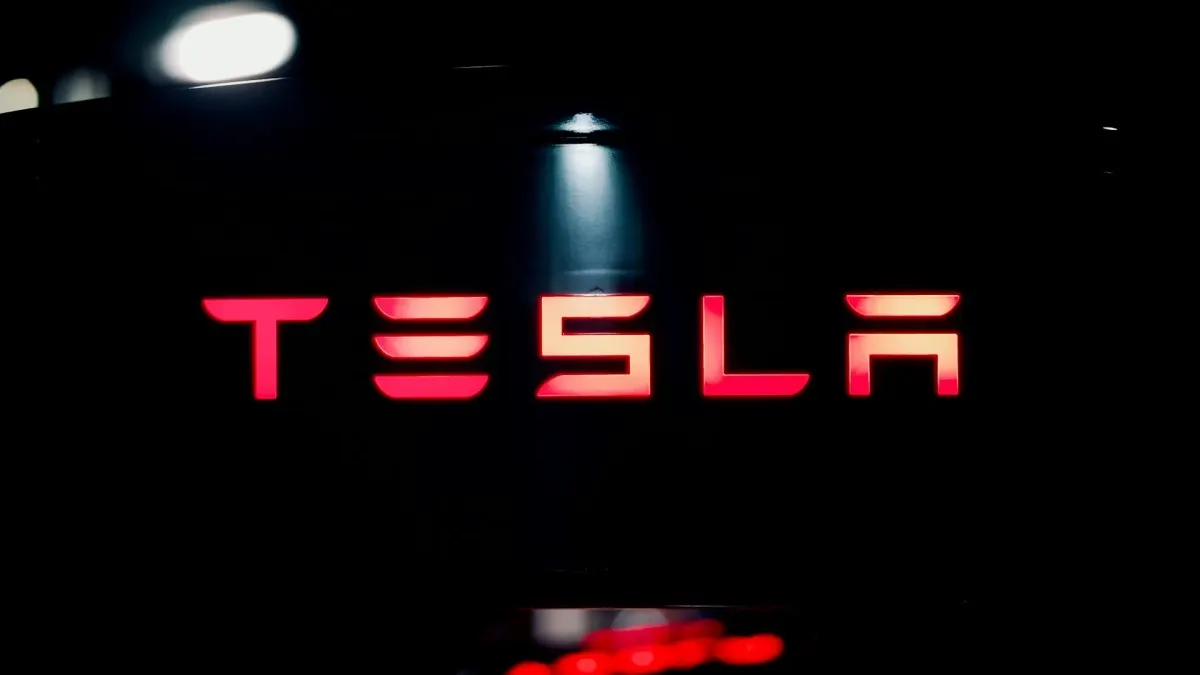 Tesla bị cáo buộc thổi phồng độ an toàn của hệ thống FSD