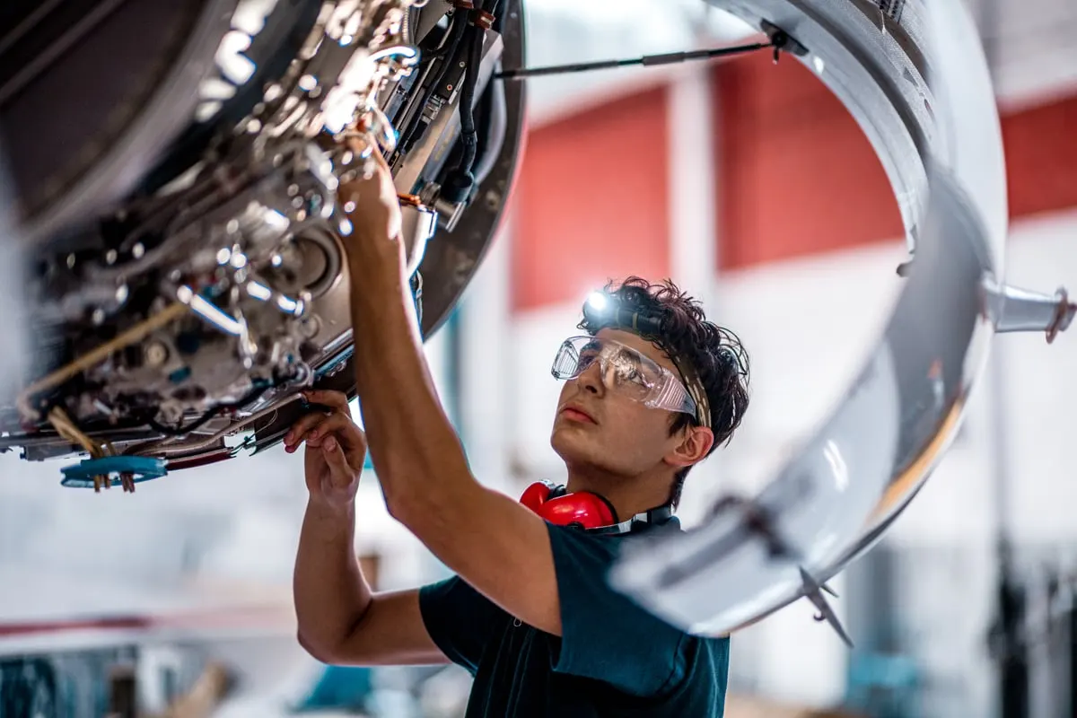 Vì sao cổ phiếu FTAI Aviation tăng vọt nửa đầu năm 2026?