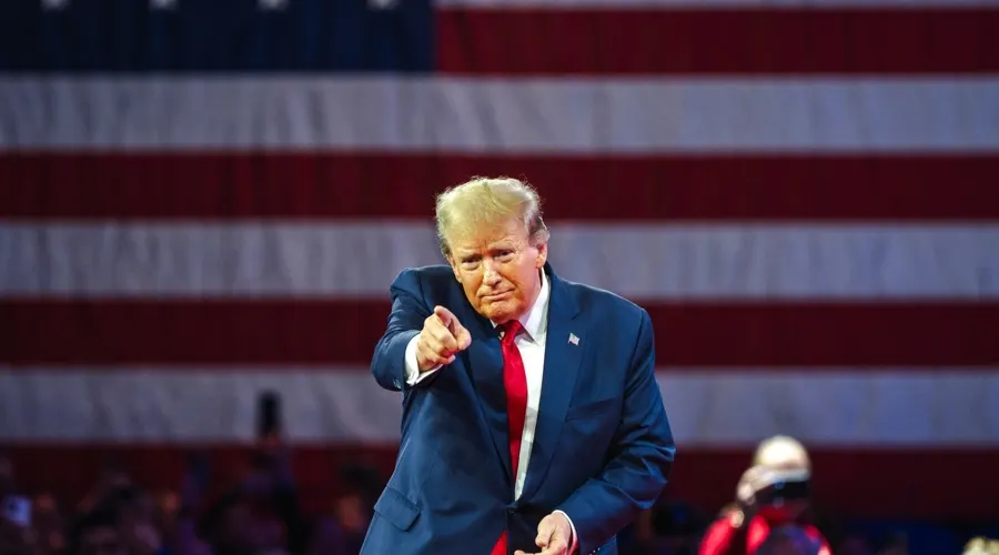 Tài khoản Trump kích hoạt: Cuộc chiến giành dòng vốn Mỹ