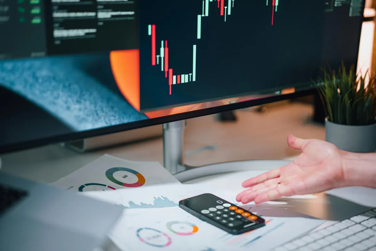 XRP tụt lại trong đợt tăng crypto dù ETF vẫn thu hút tiền