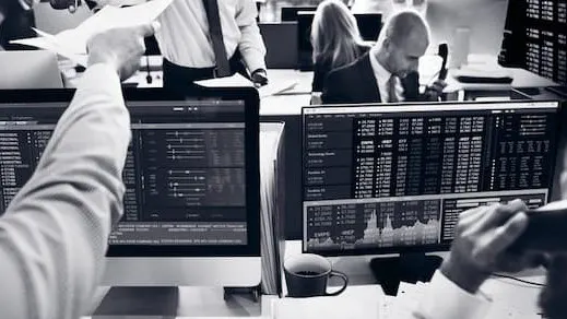 6 Triệu Thùng Dầu Bán Trong 2 Phút Gây CFTC Kiểm Tra