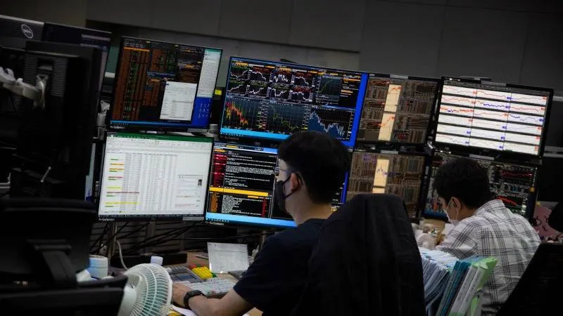 Dầu Brent $100 mỗi thùng: Tại sao khó giảm?