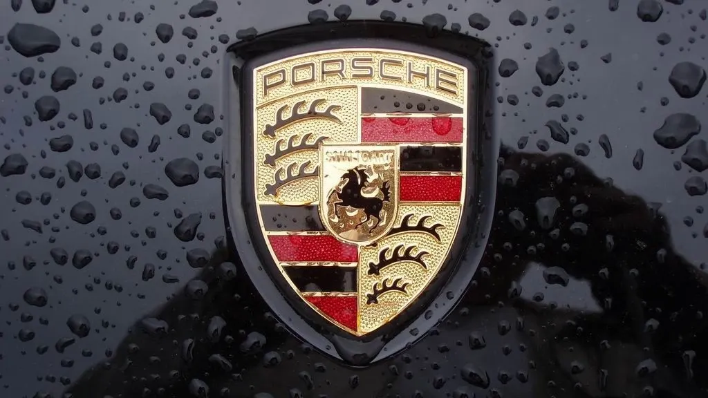 Porsche ngừng Taycan tới 2030 do nhu cầu EV yếu