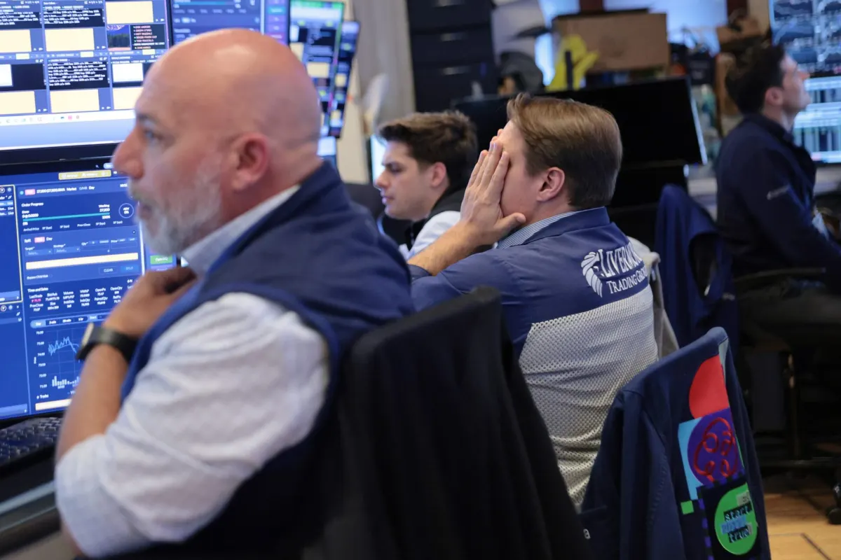 Bank of America khuyên nhà đầu tư “bán lời”, Nasdaq sụt 7%