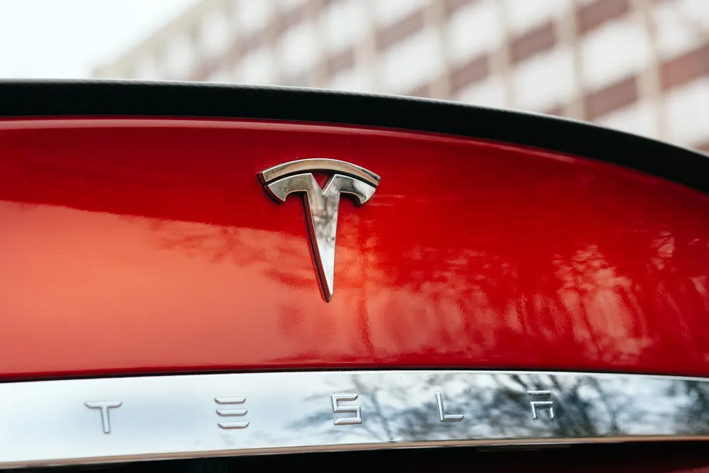 Biên lợi nhuận Tesla sụt giảm, giao hàng không cứu vãn