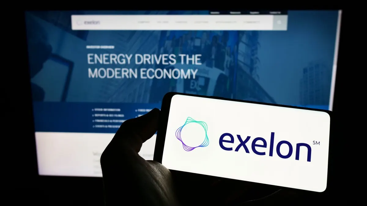 Cổ phiếu Exelon (EXC) so với nhóm ngành tiện ích
