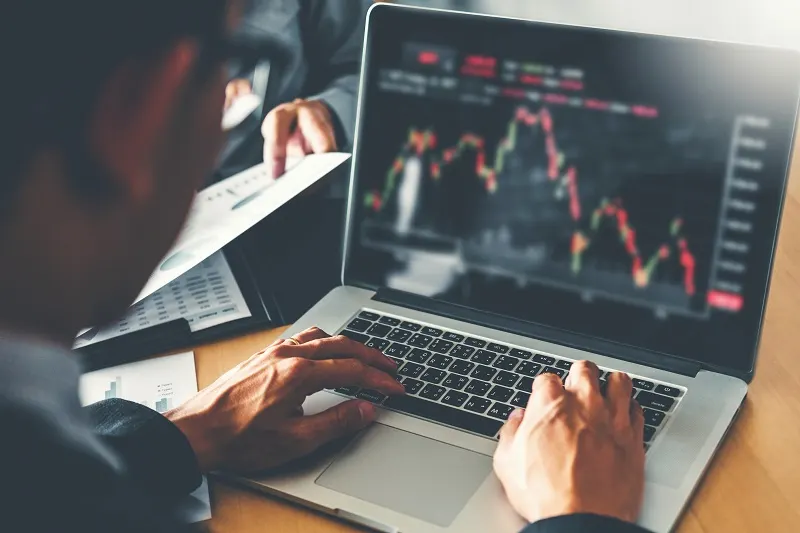 Adobe Inc (ADBE) Chấp nhận Trao đổi để Thúc đẩy Tăng trưởng Kinh doanh