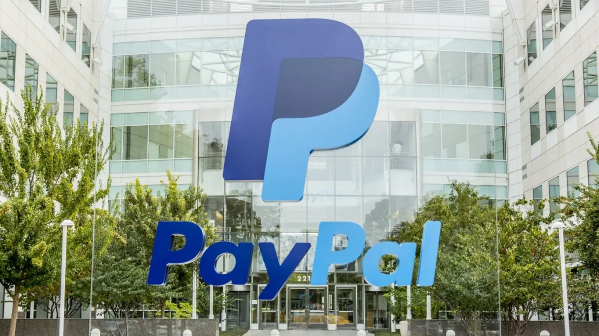 PayPal tăng 19% sau đề nghị $53 tỷ từ Stripe, Advent