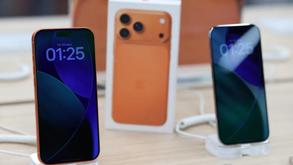 Cổ phiếu Apple giảm gần 10% do cảnh báo thiếu bộ nhớ