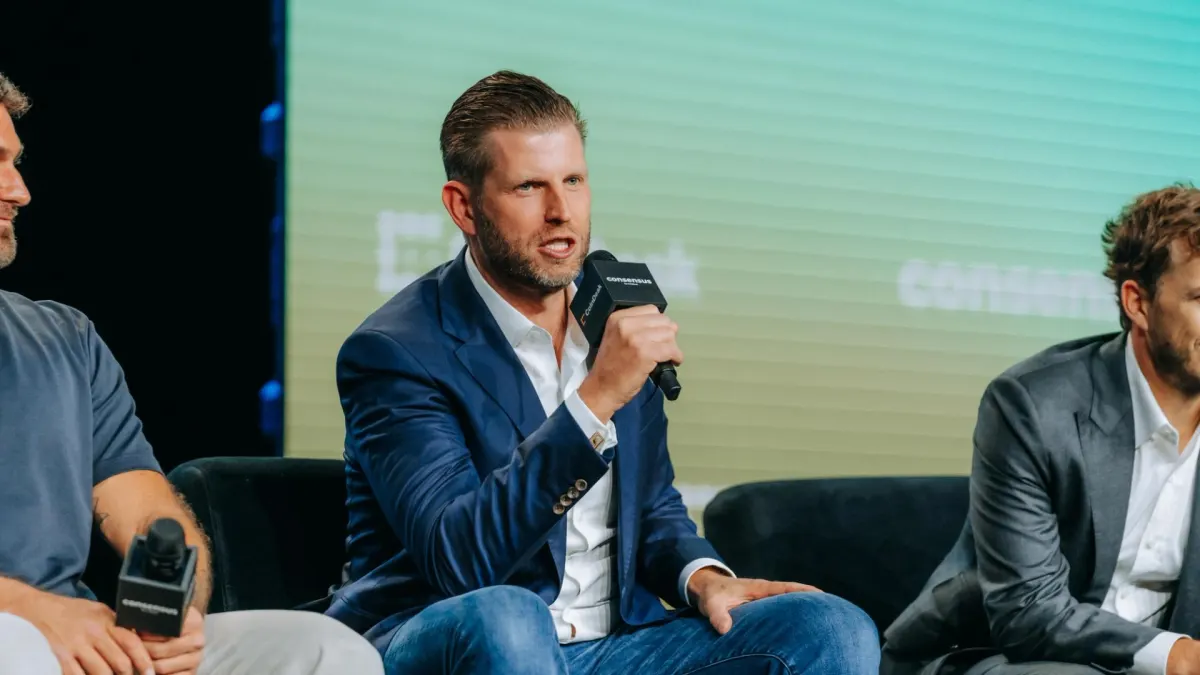 Stablecoin của Trump được dùng trả thưởng giải đấu UFC