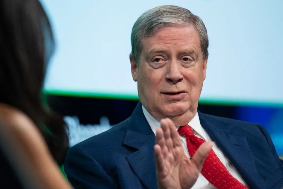 Stanley Druckenmiller bán Broadcom, mua Amazon & Alphabet