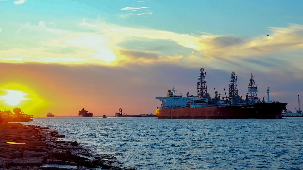 Căng thẳng eo biển Hormuz: IOC không thuê được tàu dầu