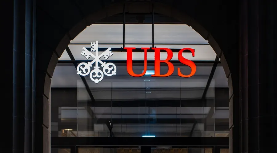 UBS bị phạt 125 triệu USD vì vi phạm chống rửa tiền