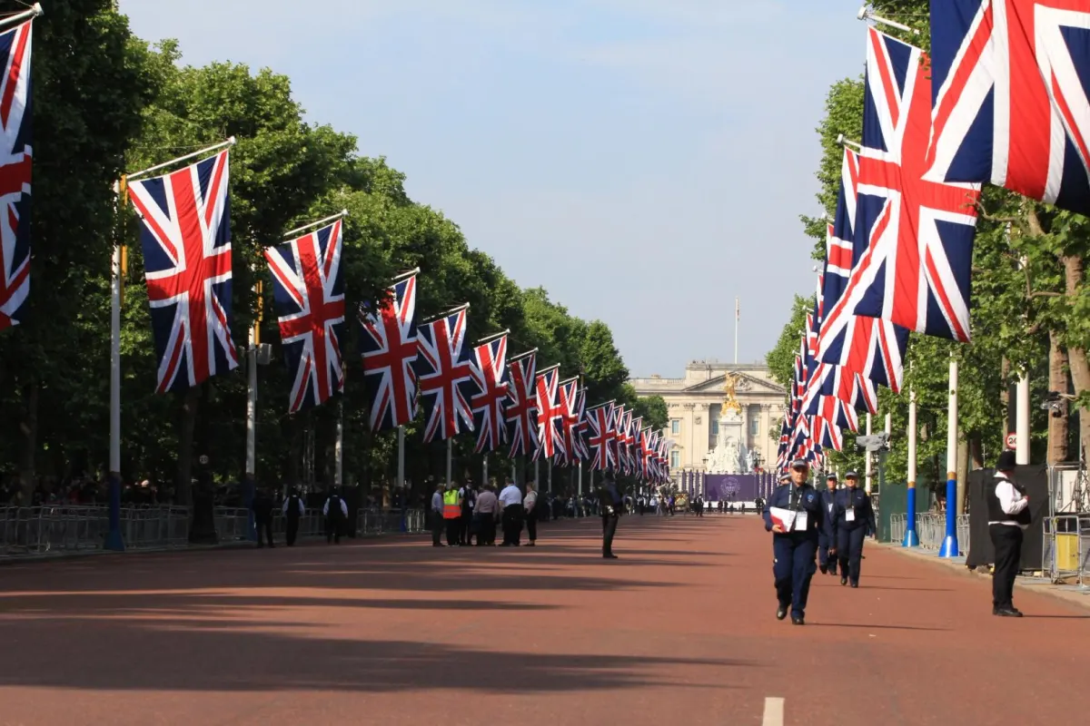 Robinhood mở giao dịch crypto tại UK qua app AI đa năng