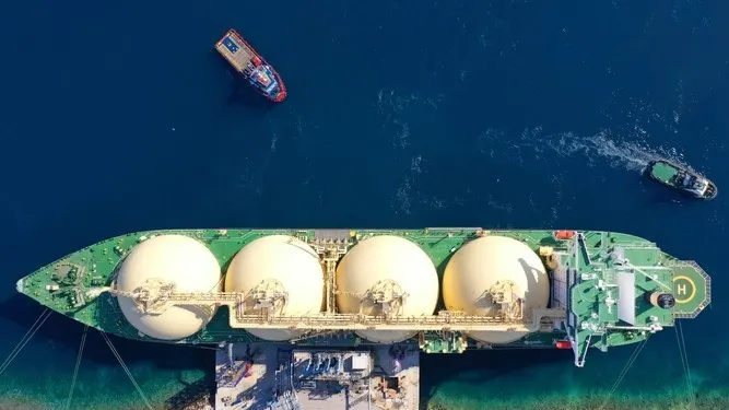 Ấn Độ nhận lô LNG đầu tiên qua eo biển Hormuz