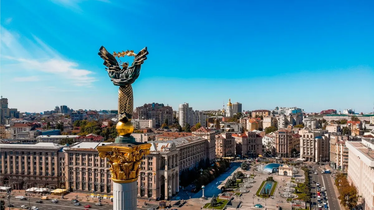 Nga không kích Ukraine: Dầu mỏ rung lắc, thị trường biến động