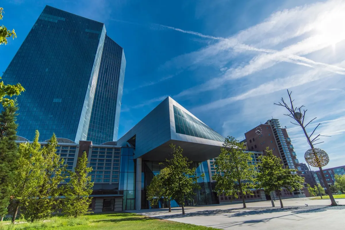 ECB chọn Deutsche Bank và Revolut thử nghiệm euro kỹ thuật số