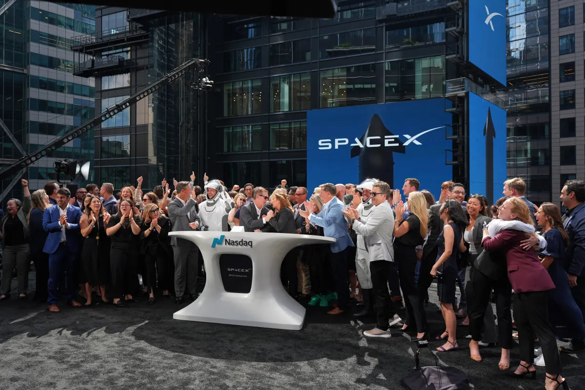 IPO SpaceX: Các ngân hàng lớn bỏ túi nửa tỷ USD phí dịch vụ