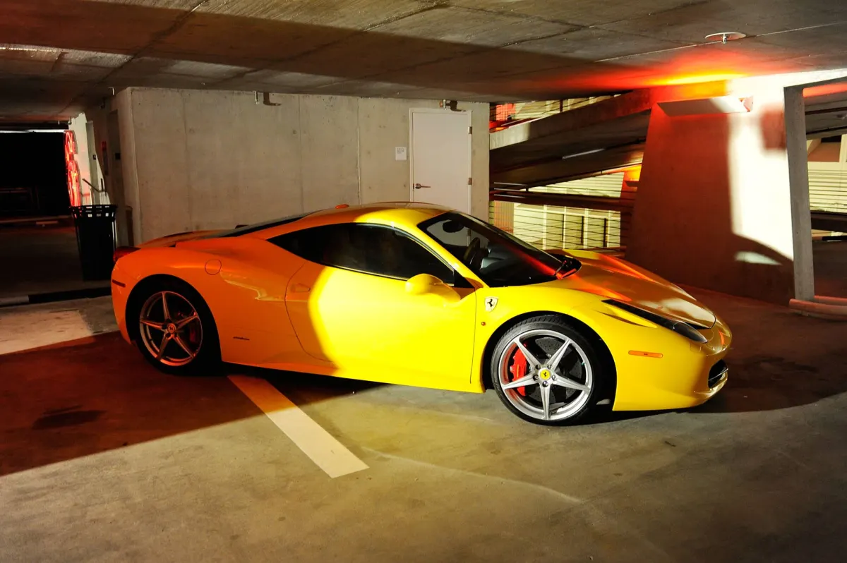 KOL bán 2 siêu xe Ferrari để gom đáy Bitcoin