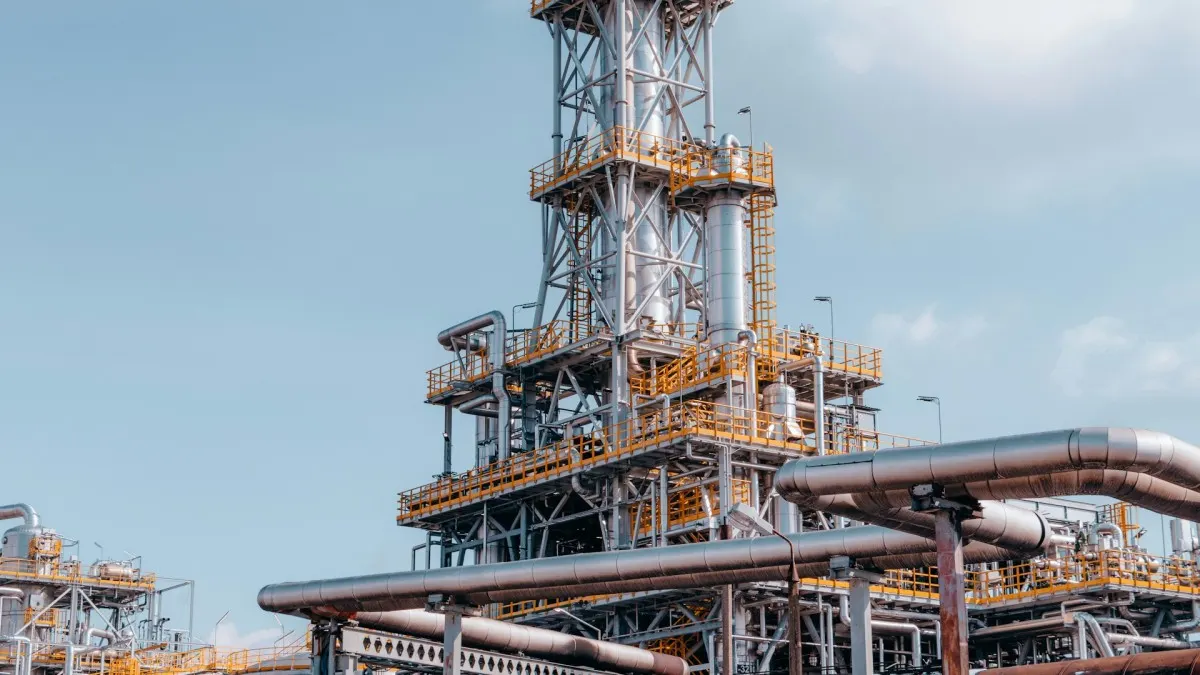 Nhà máy lọc dầu Jizan của Saudi Aramco lại bị tấn công