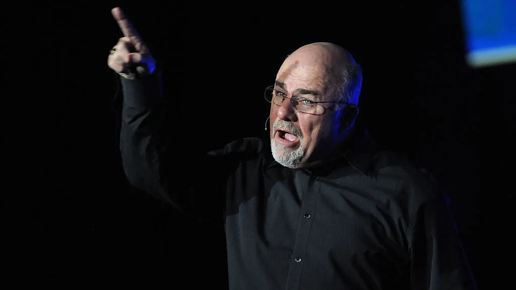 Dave Ramsey: Triệu phú thường sao chép chiến lược của người bên cạnh