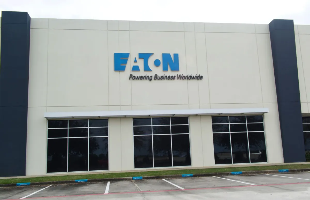 Wall Street dự đoán cổ phiếu Eaton sẽ lên hay xuống?