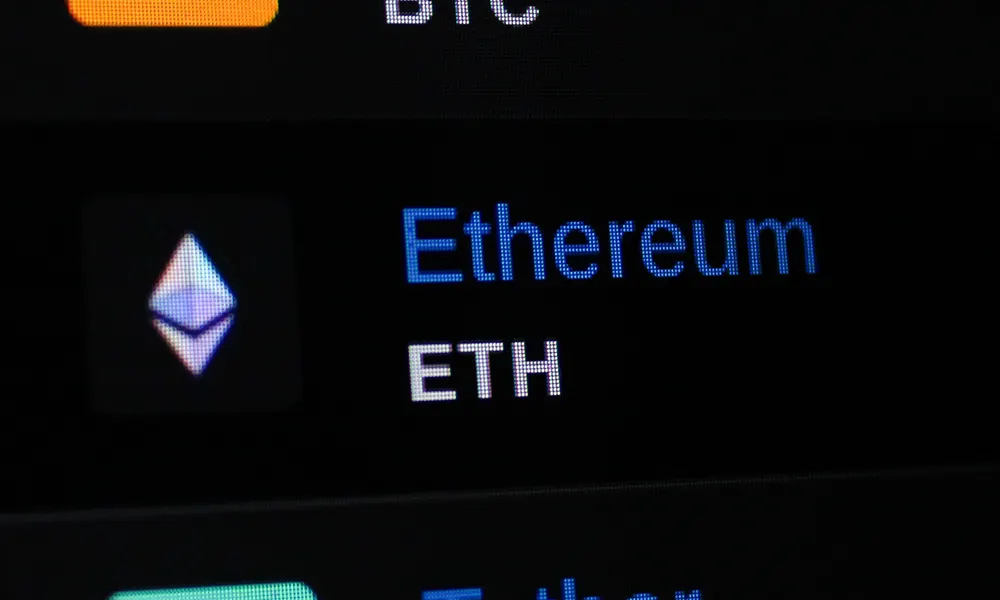 Ethereum tăng vọt 10%, chạm mốc 1.800 USD