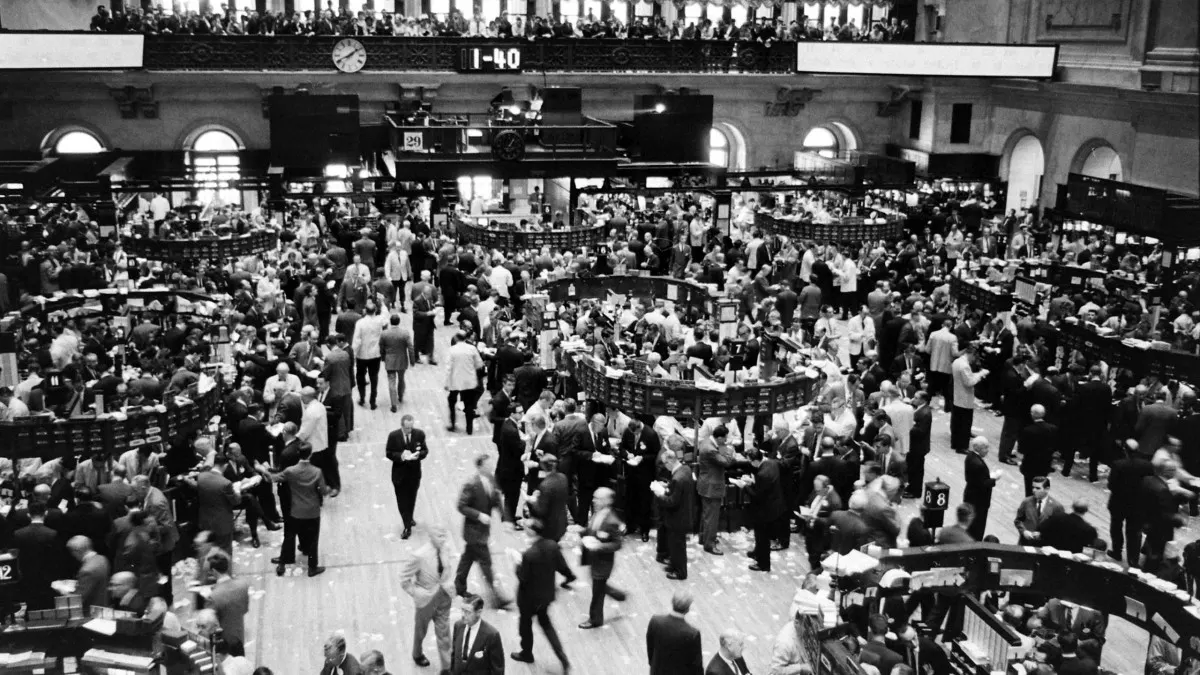 JPMorgan: Giá dầu giảm tiếp sức cho chứng khoán toàn cầu