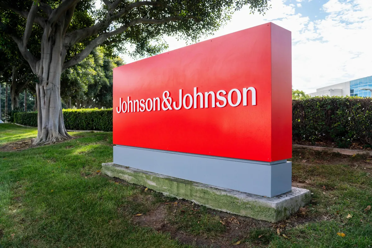 J&J giảm dù vượt doanh thu, tại sao mục tiêu giá vẫn tăng
