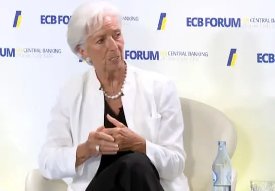 Xung đột Hormuz khiến ECB cân nhắc lãi suất