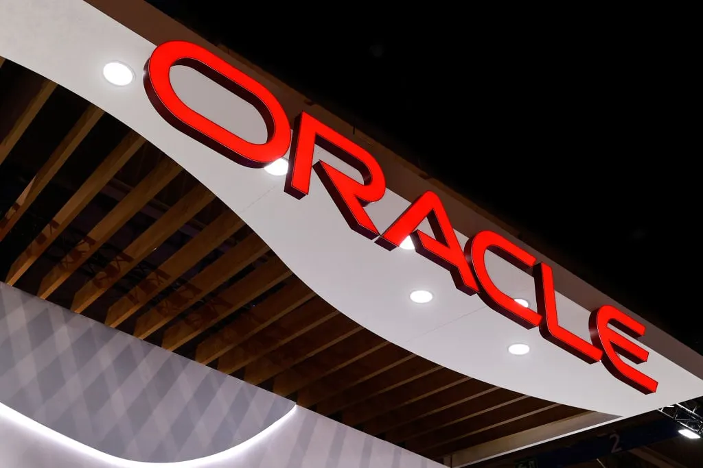 Oracle chạm mức thấp 52 tuần, xếp hạng tín dụng gần rác: Lo ngại AI‑Capex quá mức?