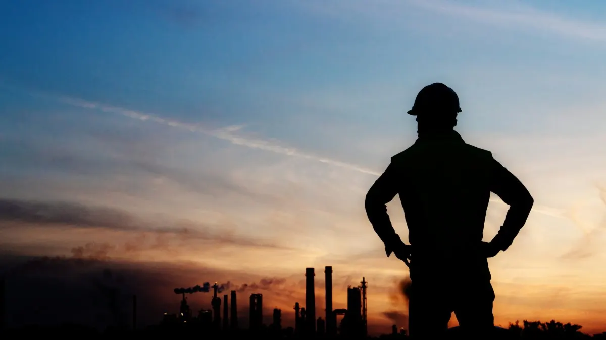 5 Cổ phiếu Dầu khí Khi Hormuz Đóng & Fed Thắt