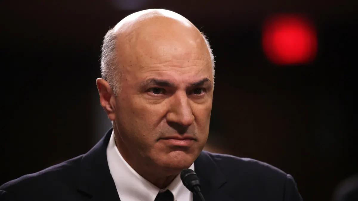 Kevin O'Leary bị kiện vì cáo buộc nhận tiền Trung Quốc