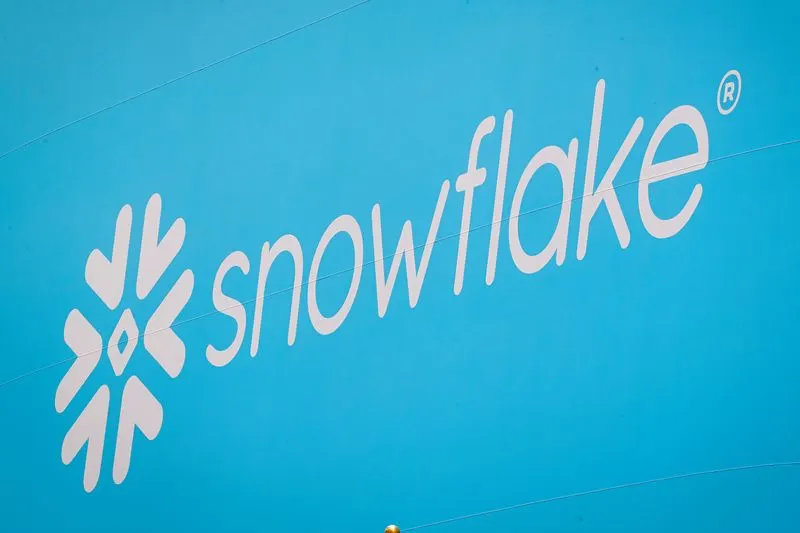 Snowflake thưởng CEO 448 triệu USD, giá mục tiêu 531
